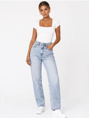 Abercrombie & Fitch 90s Straight Ultra High Rise Jeans Light Wash Size 32/ 14
